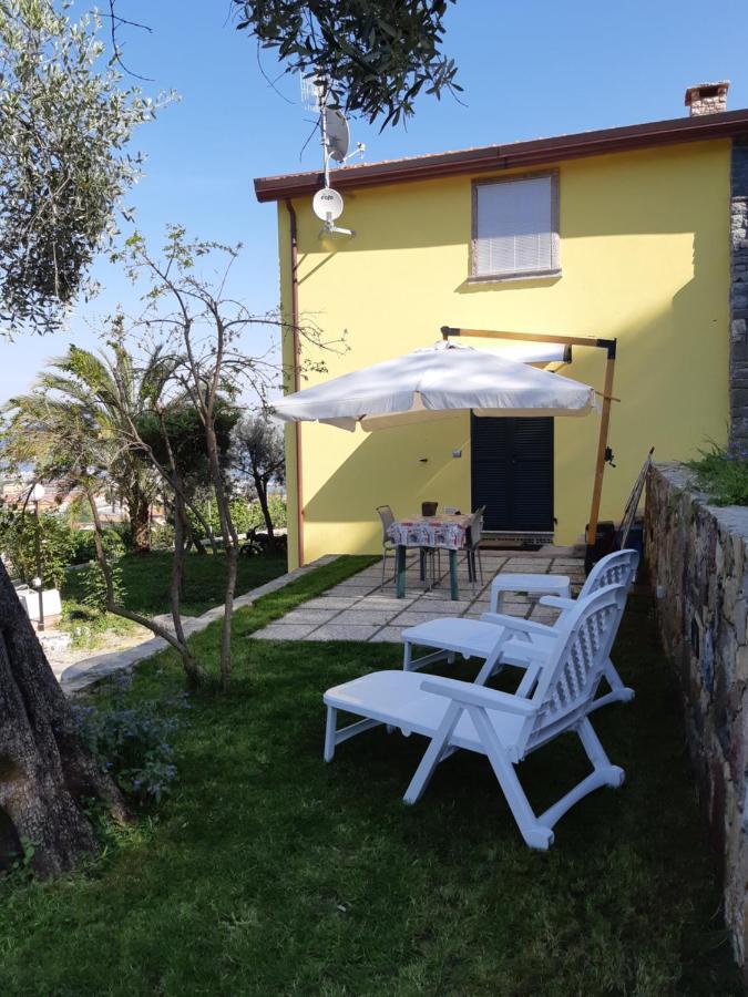 דירות לה ספציה Casa Isabelle Mel מראה חיצוני תמונה
